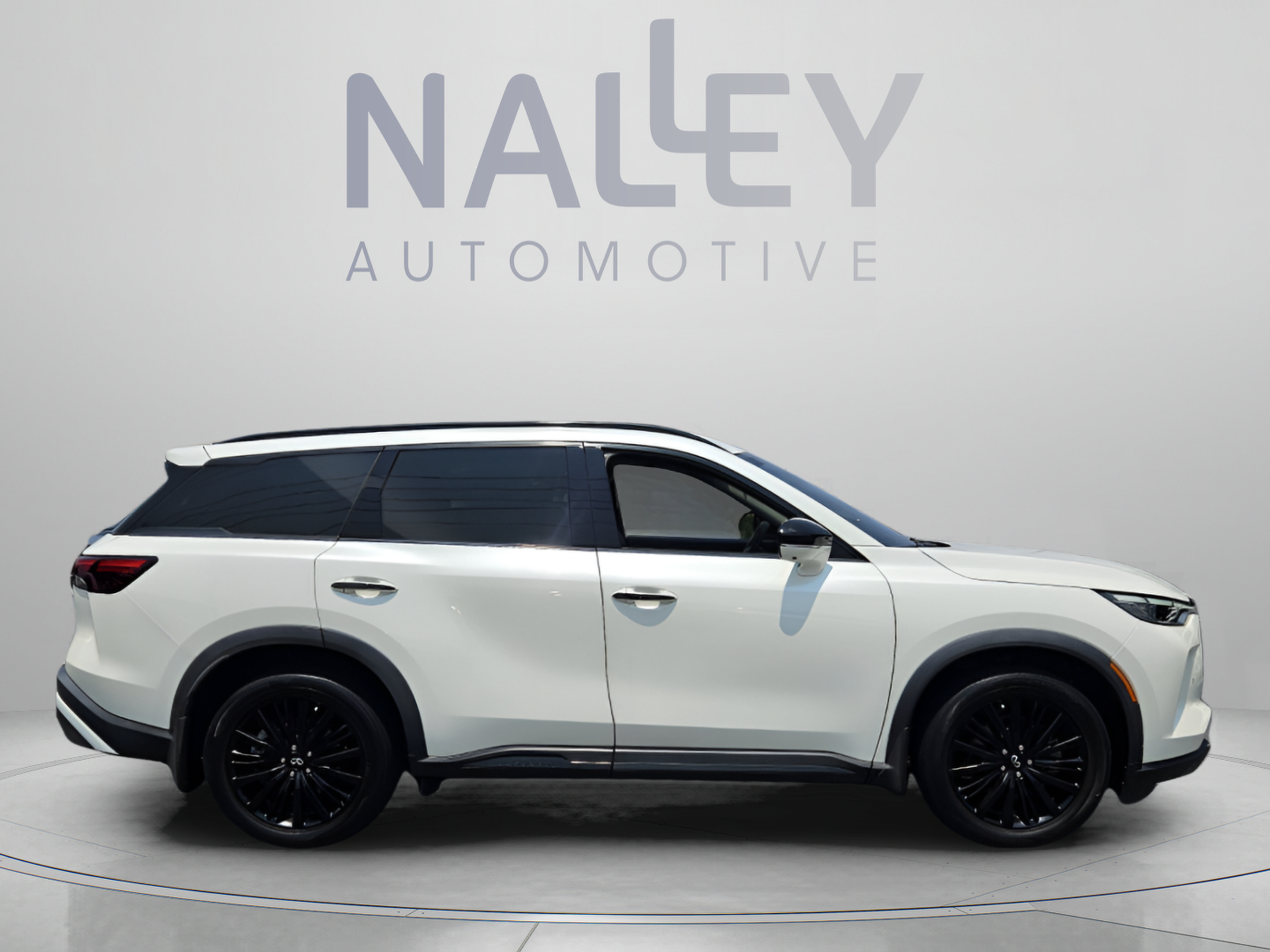Used 2023 INFINITI QX60 Sensory w/ Vision Package AWD/4WD image 6