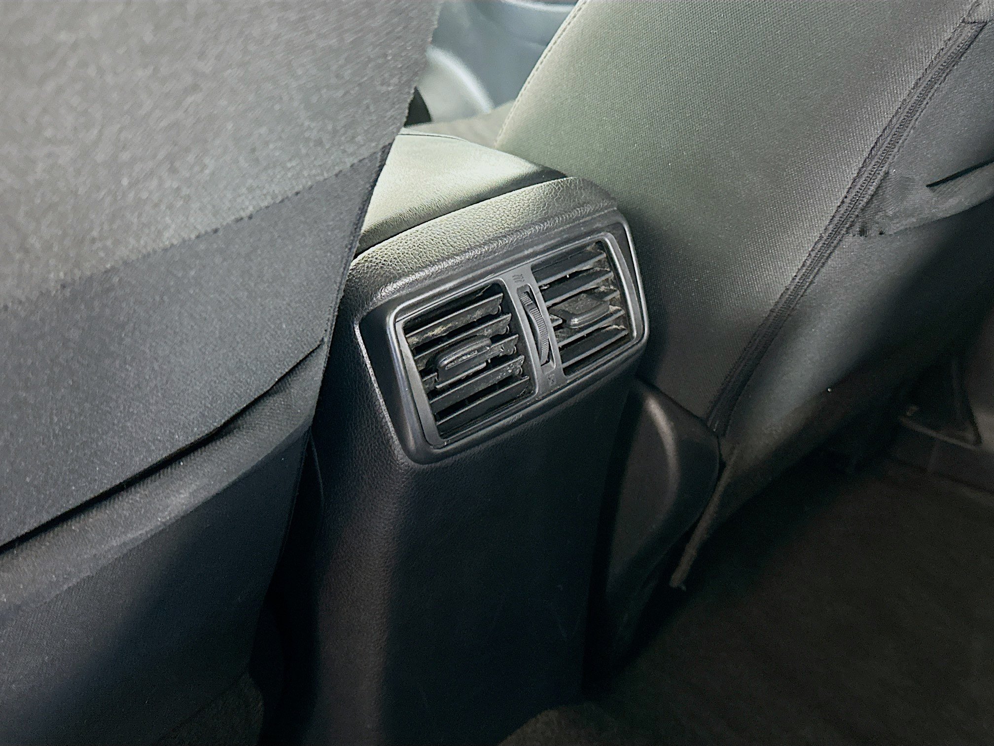 Used 2020 Nissan Rogue S FWD image 25