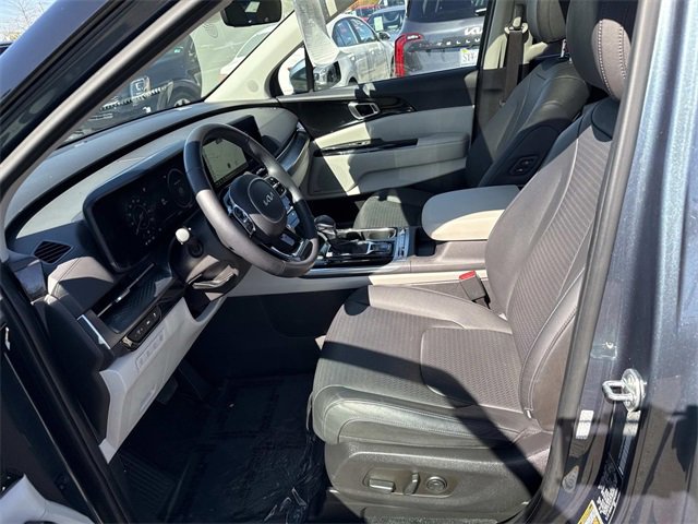 Used 2024 Kia Carnival SX Prestige image 14