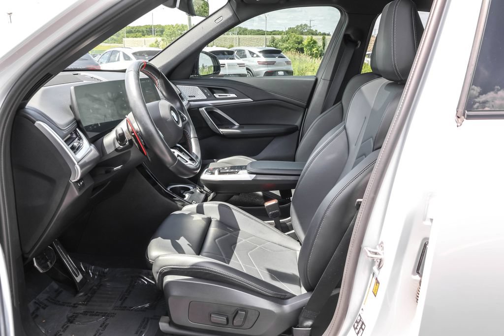 Used 2025 BMW X1 M35i AWD/4WD image 6