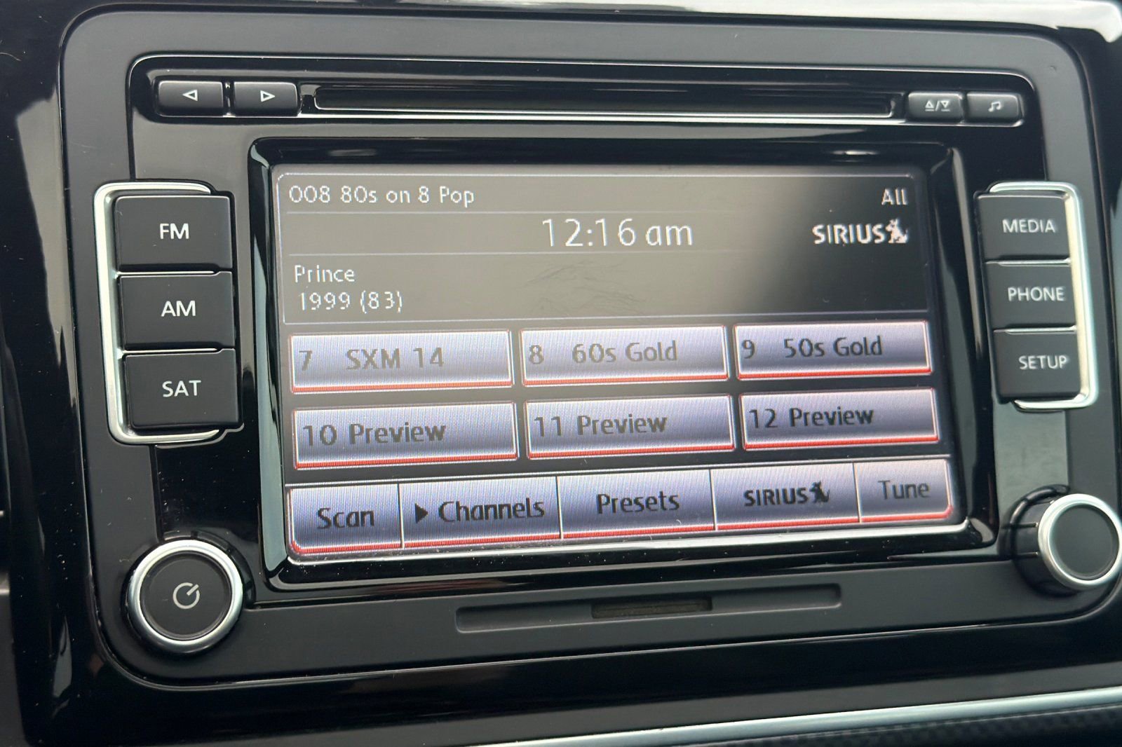 Used 2014 Volkswagen Beetle R-Line image 17