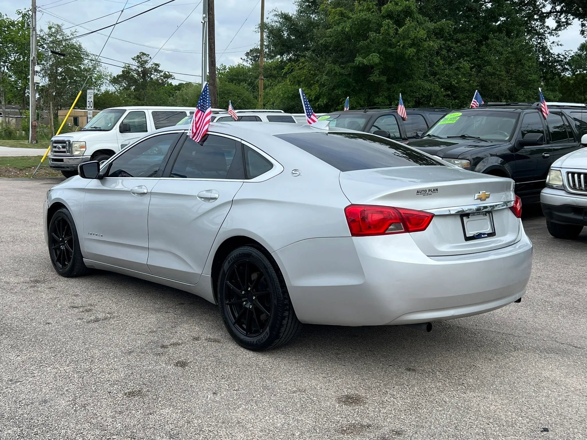 Used 2017 Chevrolet Impala LT FWD image 8