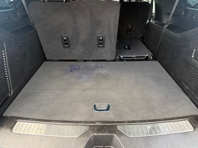 Used 2022 Chevrolet Suburban Premier RWD image 26