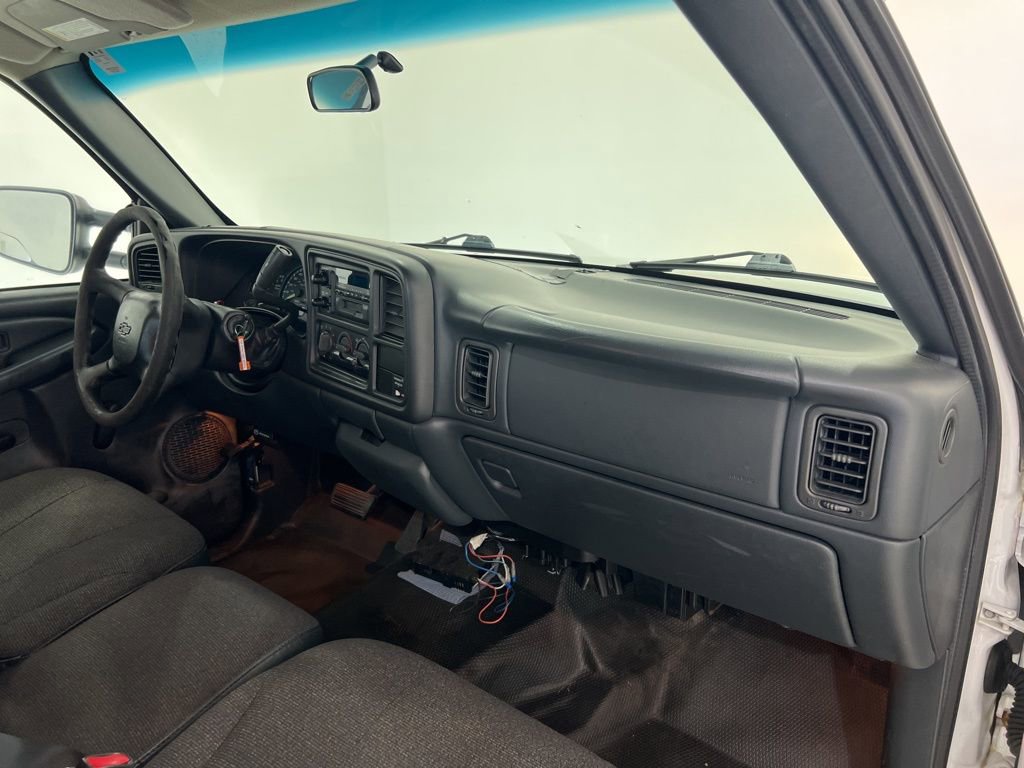 Used 2000 Chevrolet Silverado 2500 Work Truck w/ Firm Ride Suspension Pkg image 23