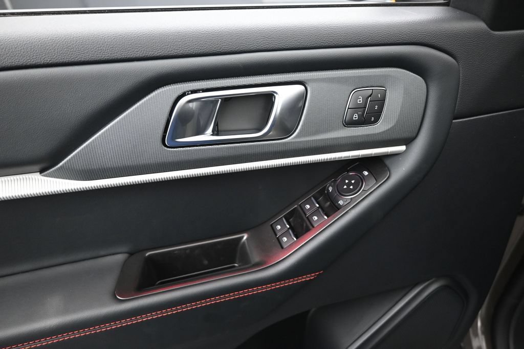 New 2026 Ford Explorer ST-Line w/ ST-Line Street Pack RWD image 10