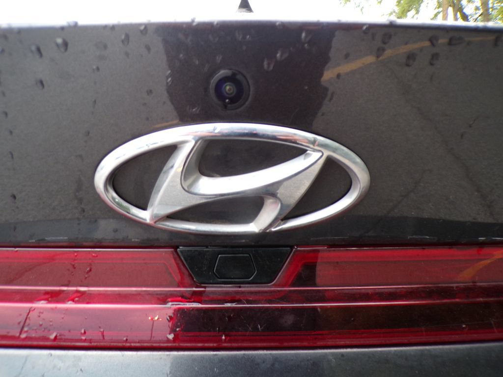 Used 2022 Hyundai Elantra SEL w/ Cargo Package FWD image 16