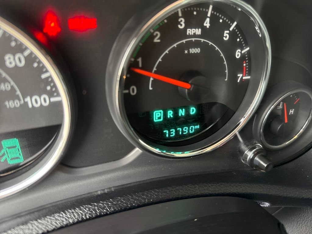 Used 2015 Jeep Wrangler Unlimited Sahara w/ Connectivity Group image 16