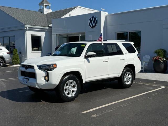 Used 2020 Toyota 4Runner SR5 Premium w/ Moonroof Package AWD/4WD image 3