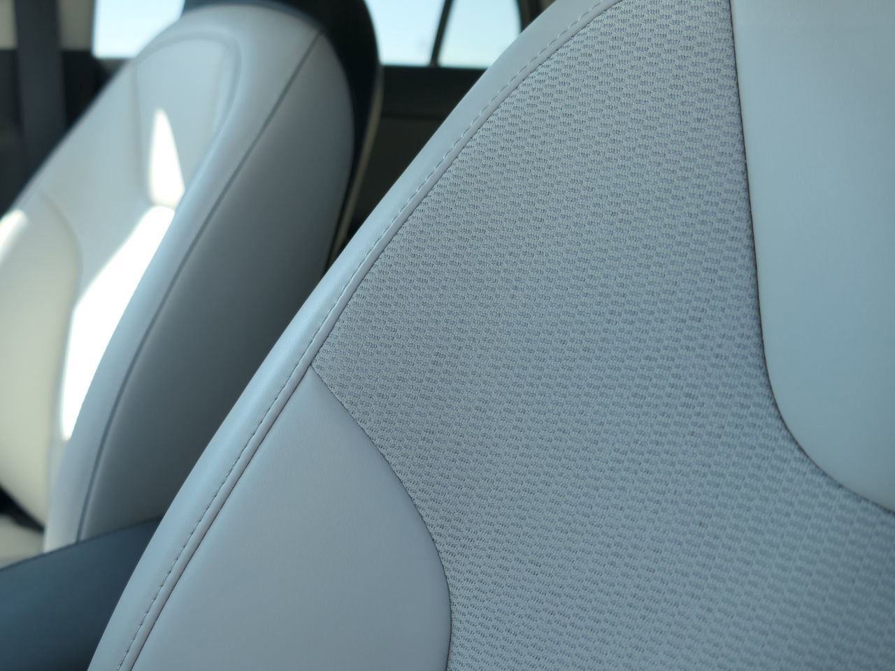 Used 2025 Kia Niro EX FWD image 12