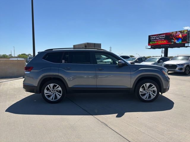 Used 2022 Volkswagen Atlas SE w/ Panoramic Sunroof Package image 2