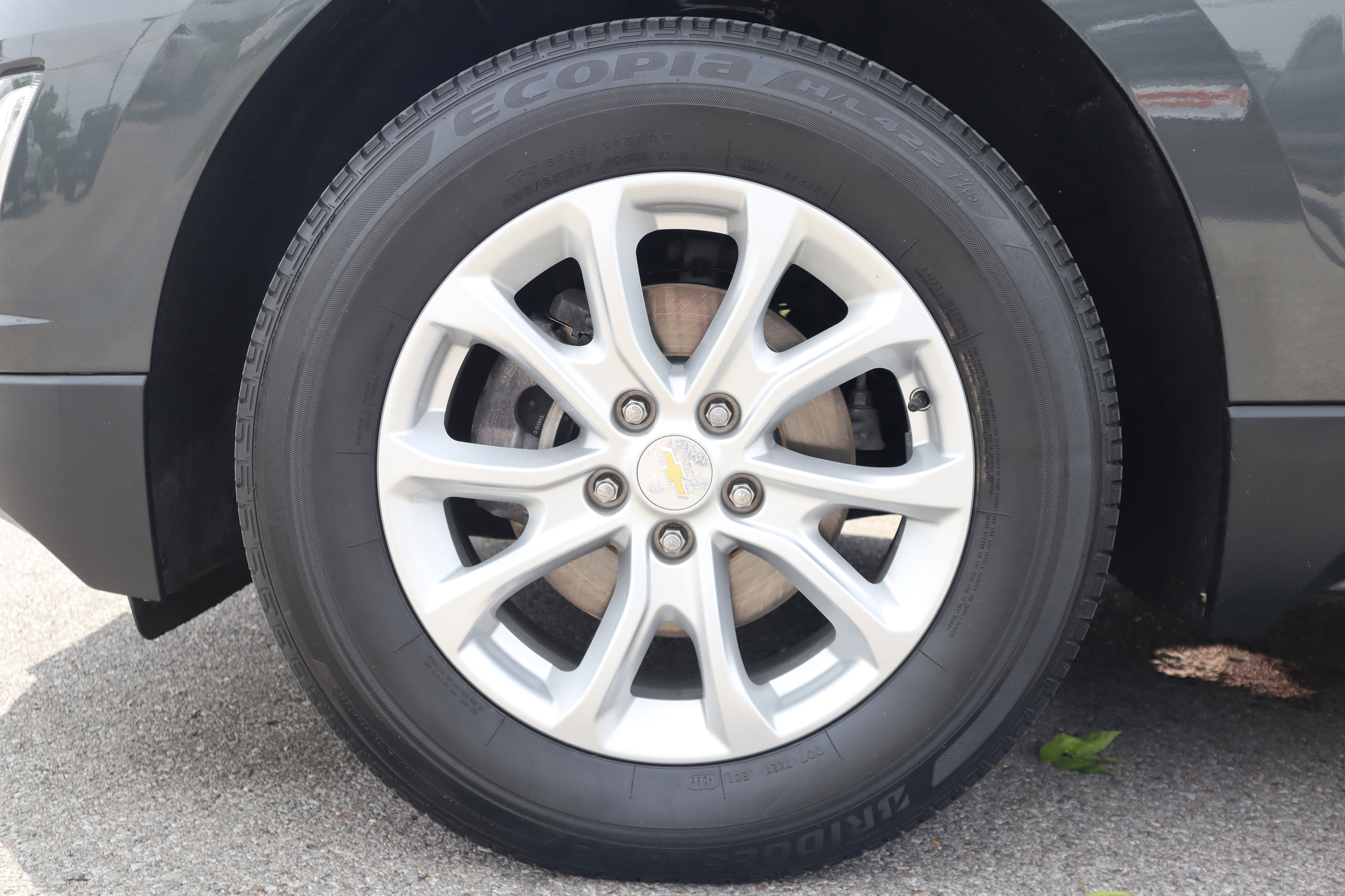 Used 2018 Chevrolet Equinox LS AWD/4WD image 11