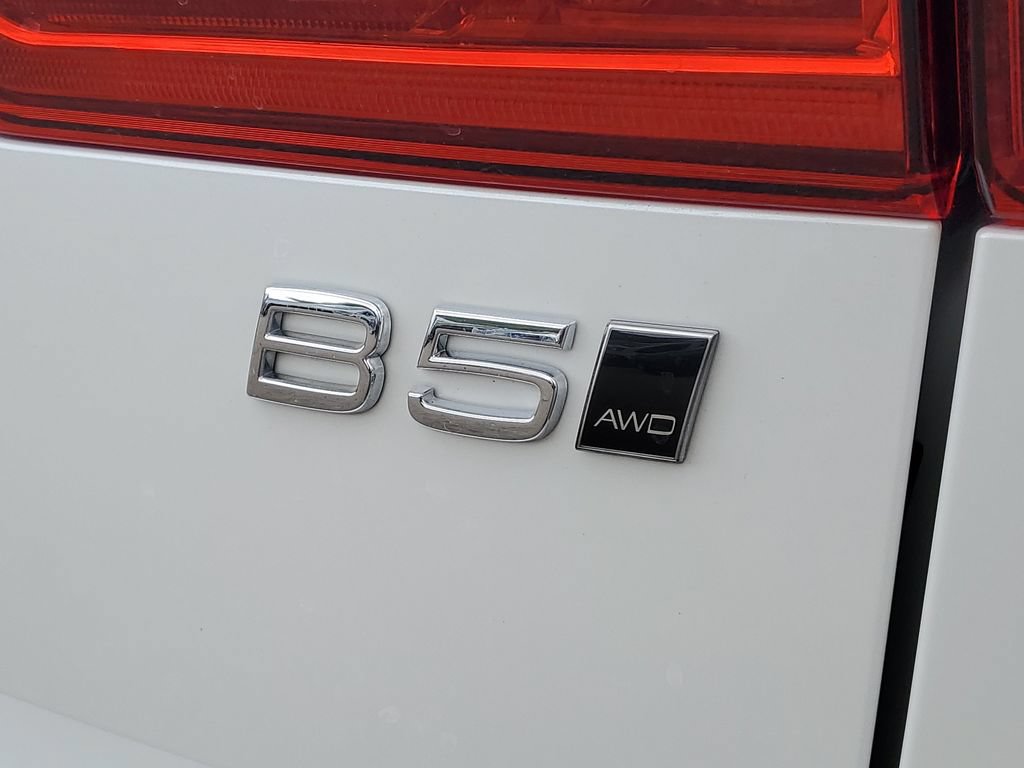 Used 2023 Volvo XC60 B5 Plus AWD/4WD image 7
