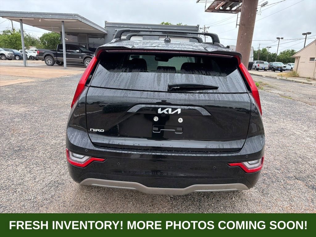 Used 2023 Kia Niro Wave w/ Wave Preserve Package FWD image 5