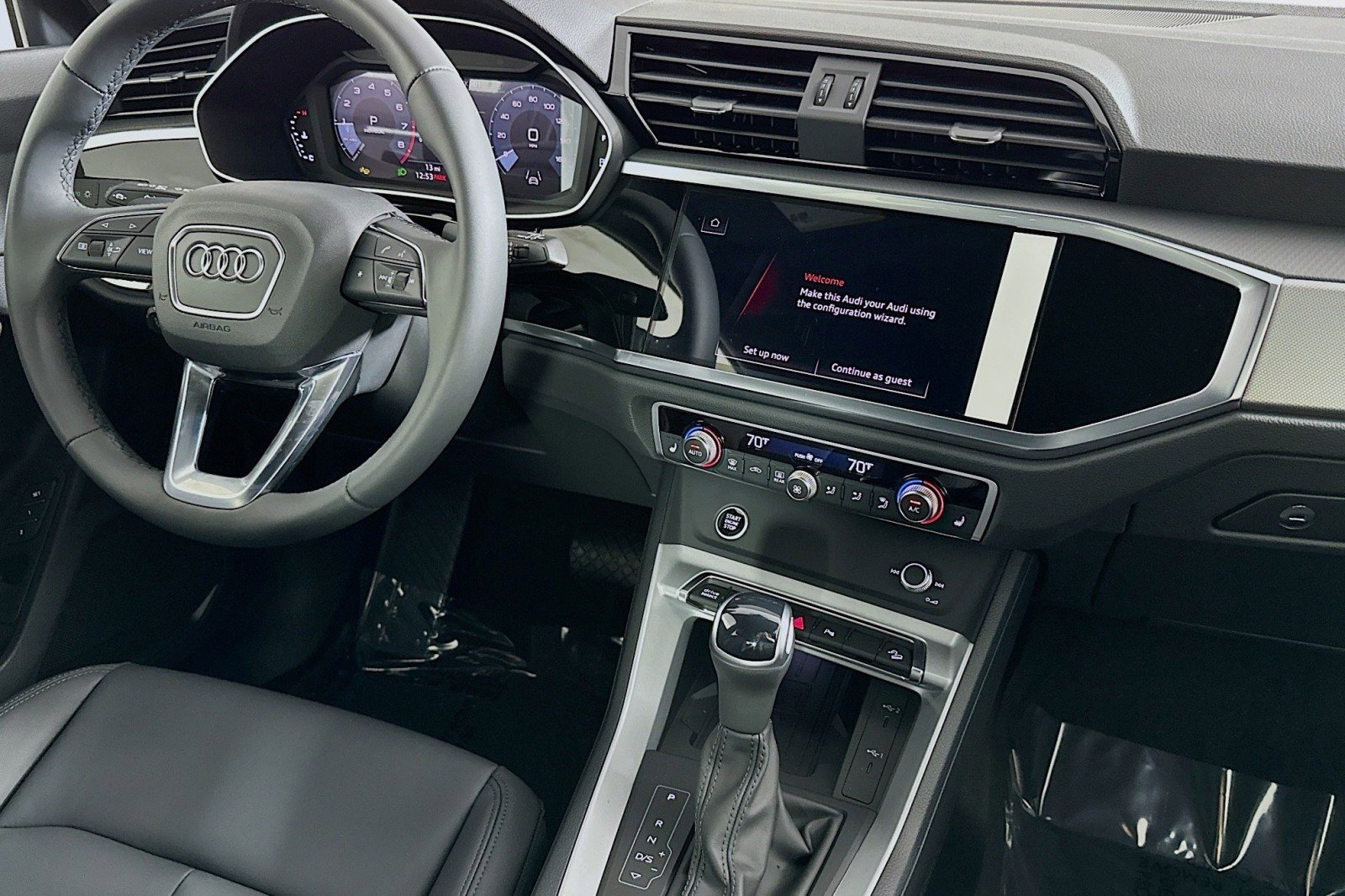 Used 2025 Audi Q3 2.0T Premium w/ Convenience Package image 6