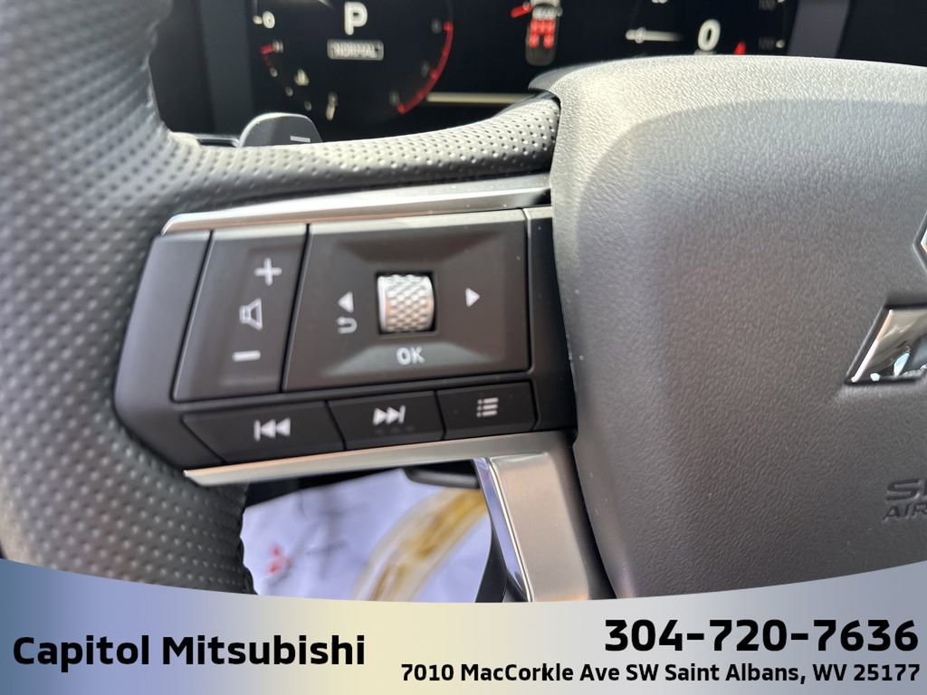 New 2025 Mitsubishi Outlander SEL image 21