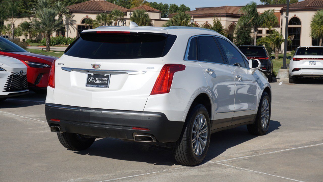 Used 2018 Cadillac XT5 Luxury w/ Driver Awareness Package image 6