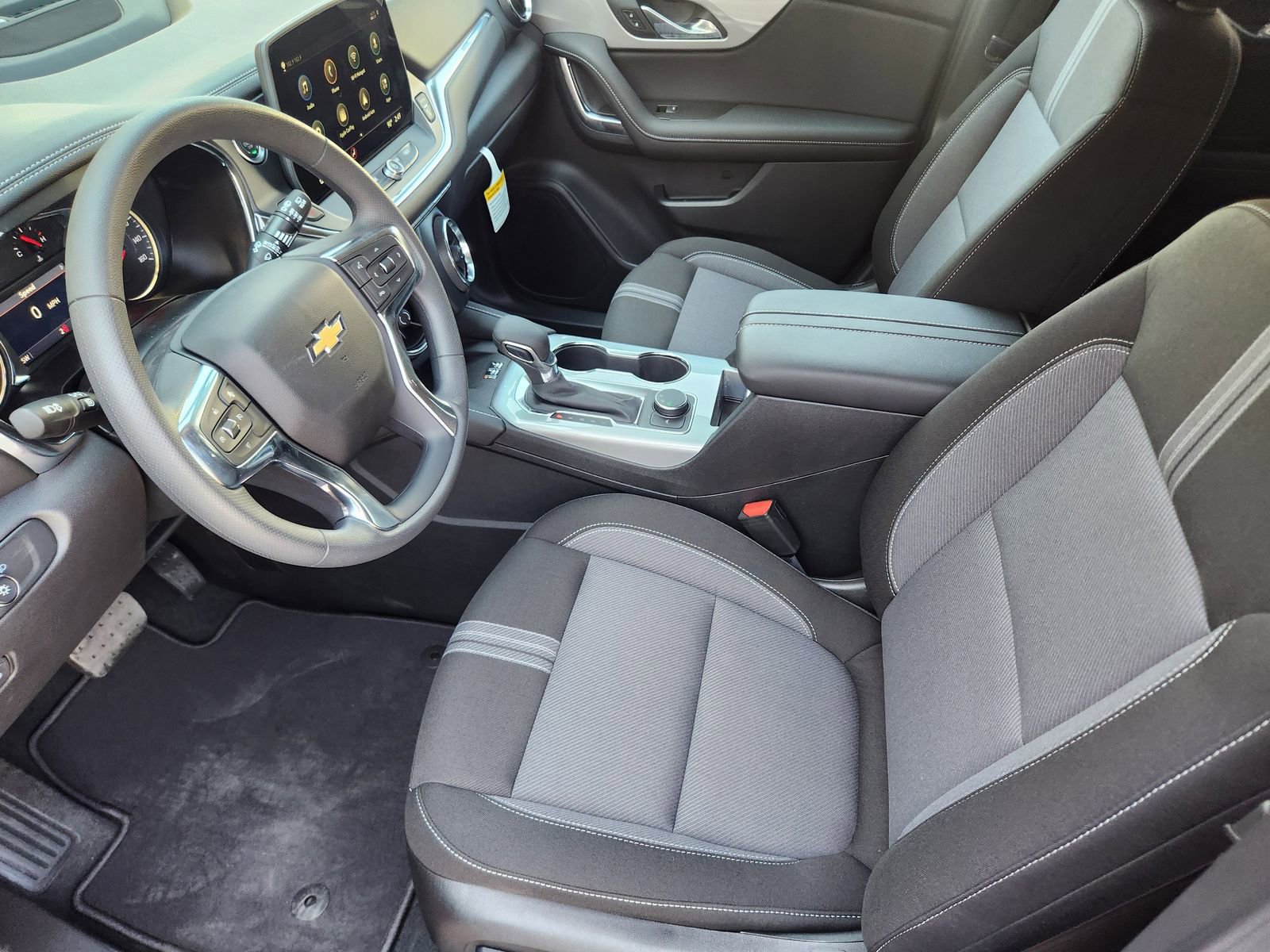 New 2025 Chevrolet Blazer LT w/ Convenience Package image 13