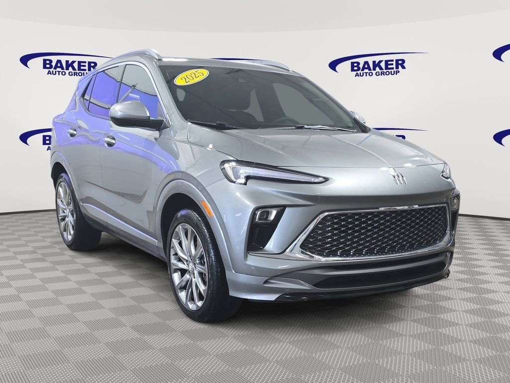 Used 2025 Buick Encore GX Avenir w/ Avenir Convenience Package AWD/4WD image 3