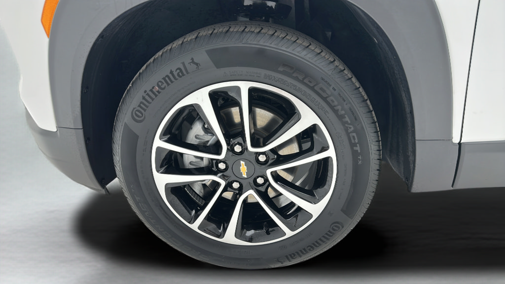Used 2025 Chevrolet TrailBlazer LT AWD/4WD image 9