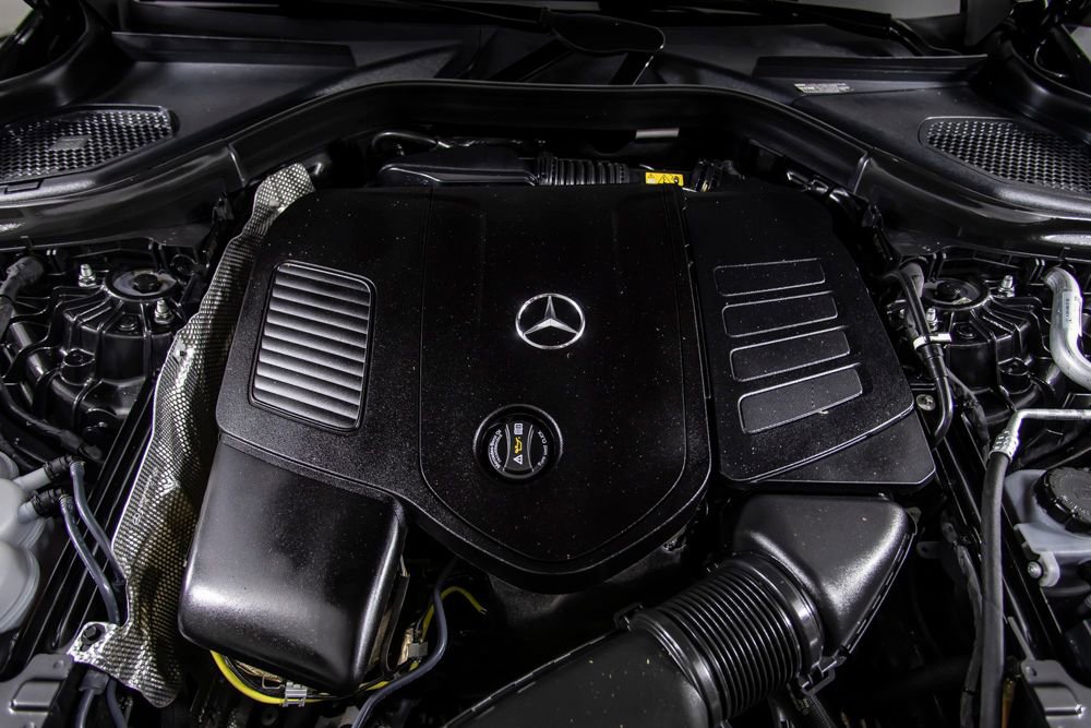 Used 2025 Mercedes-Benz GLC 300 w/ AMG Line image 44