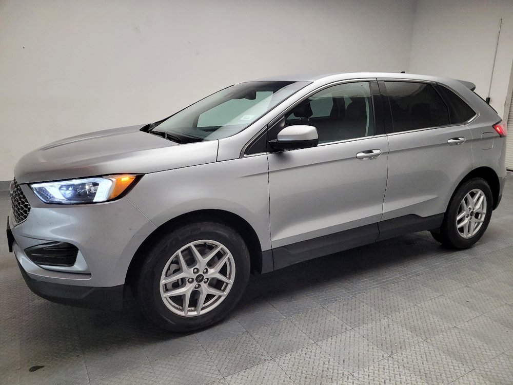 Used 2023 Ford Edge SEL image 2