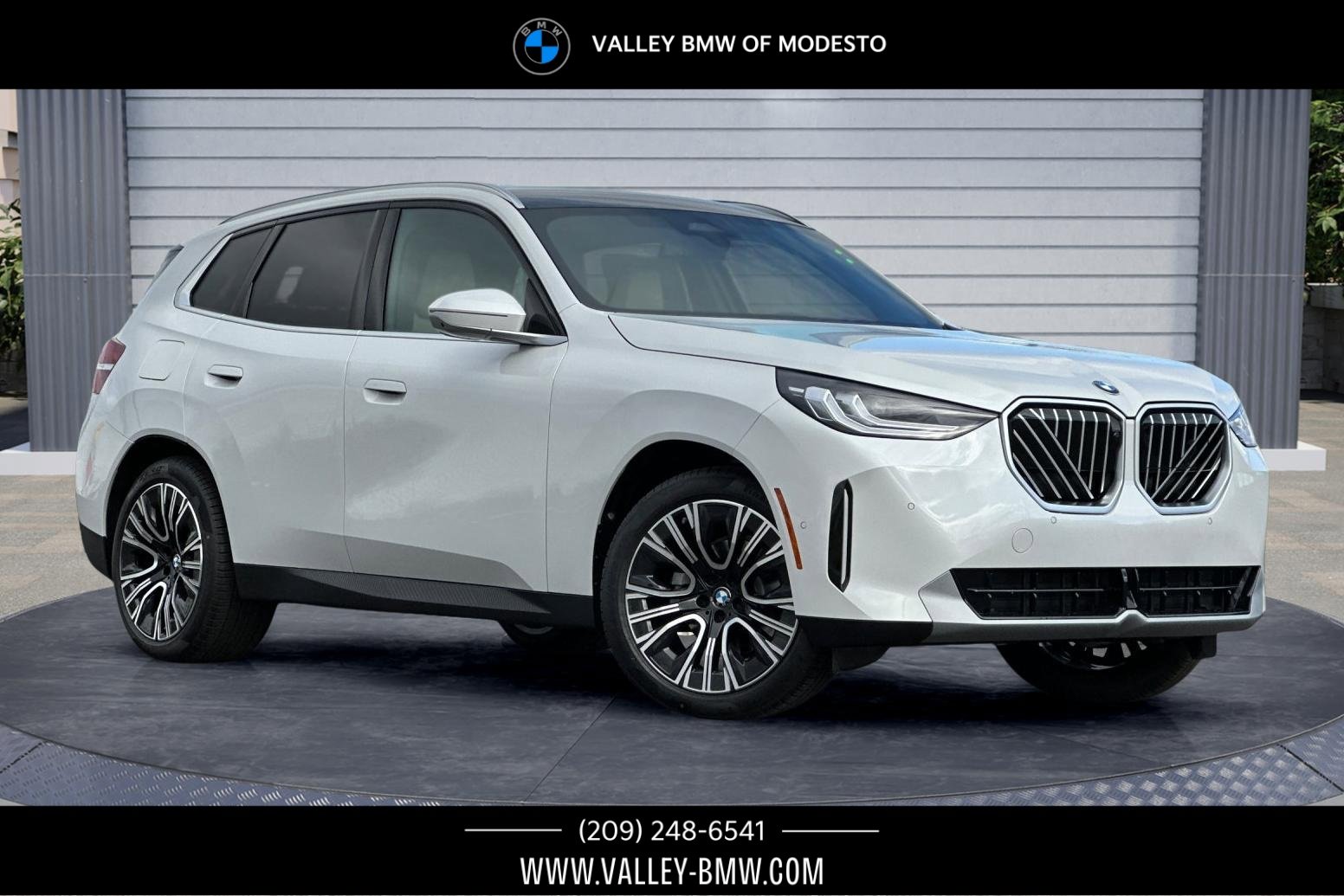 New 2026 BMW X3 xDrive30 w/ Premium Package image 1