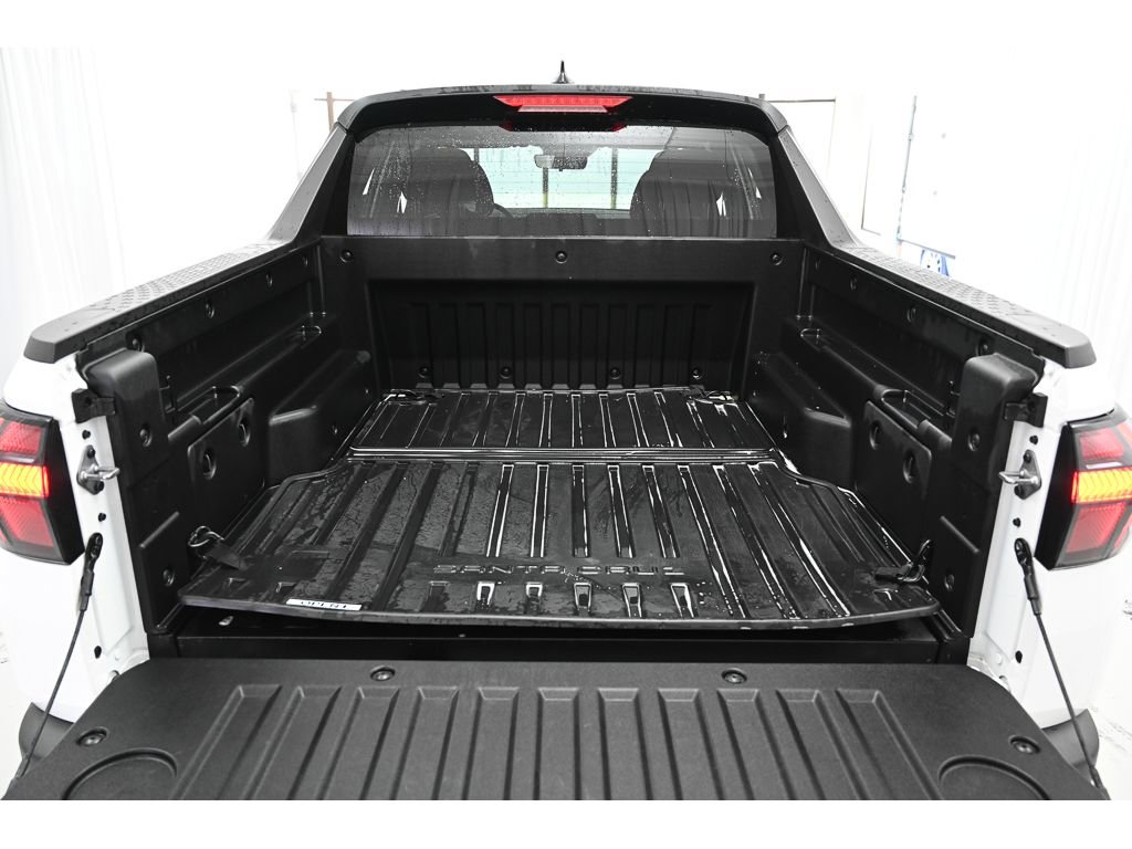 Used 2025 Hyundai Santa Cruz SE image 46