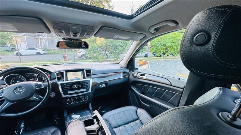 Used 2016 Mercedes-Benz GL 450 4MATIC w/ Premium I Package image 33