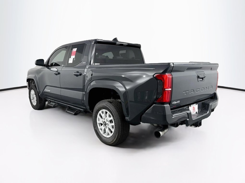 Used 2025 Toyota Tacoma SR5 AWD/4WD image 7
