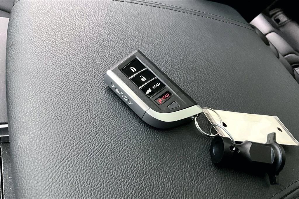 Certified 2023 Acura MDX FWD image 12