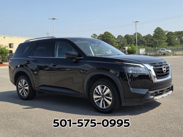 Used 2025 Nissan Pathfinder SL AWD/4WD image 5