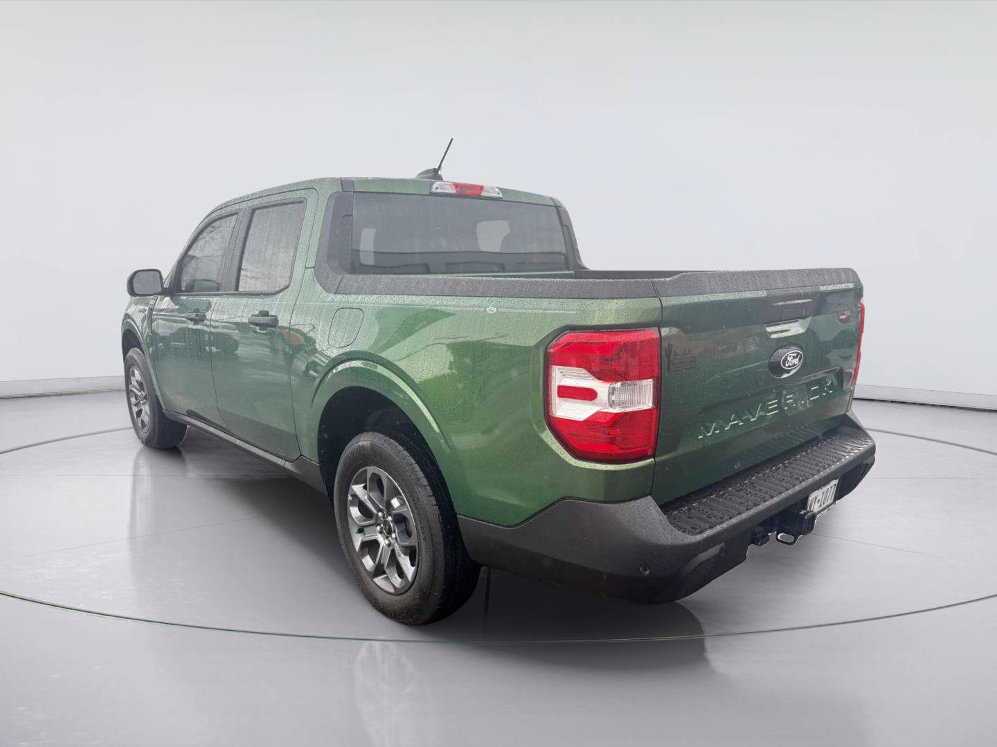 Used 2025 Ford Maverick XLT w/ Equipment Group 302A AWD/4WD image 3