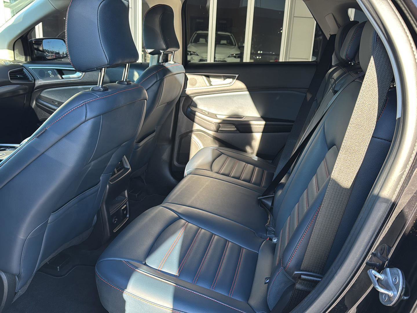 Used 2022 Ford Edge SEL w/ Sport Appearance Package image 9