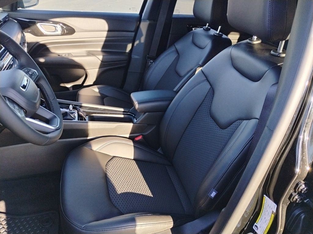 New 2026 Jeep Compass Latitude image 22