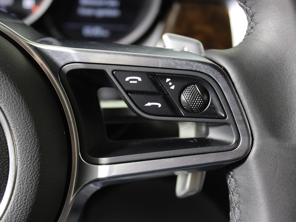 Certified 2021 Porsche Macan AWD/4WD image 26