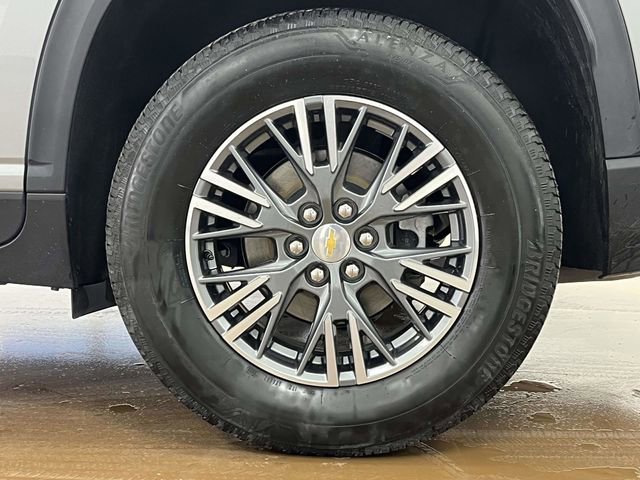 Used 2024 Chevrolet Traverse LT image 13