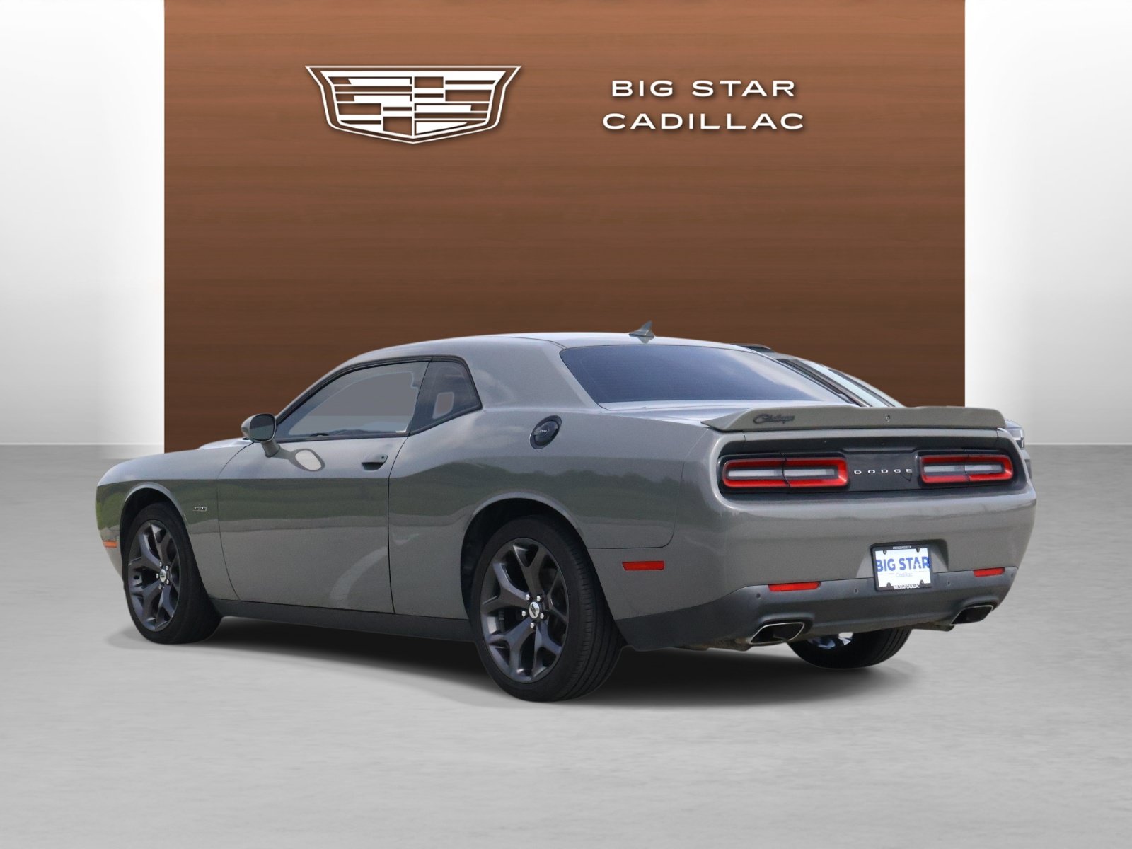 Used 2018 Dodge Challenger R/T Plus RWD image 3