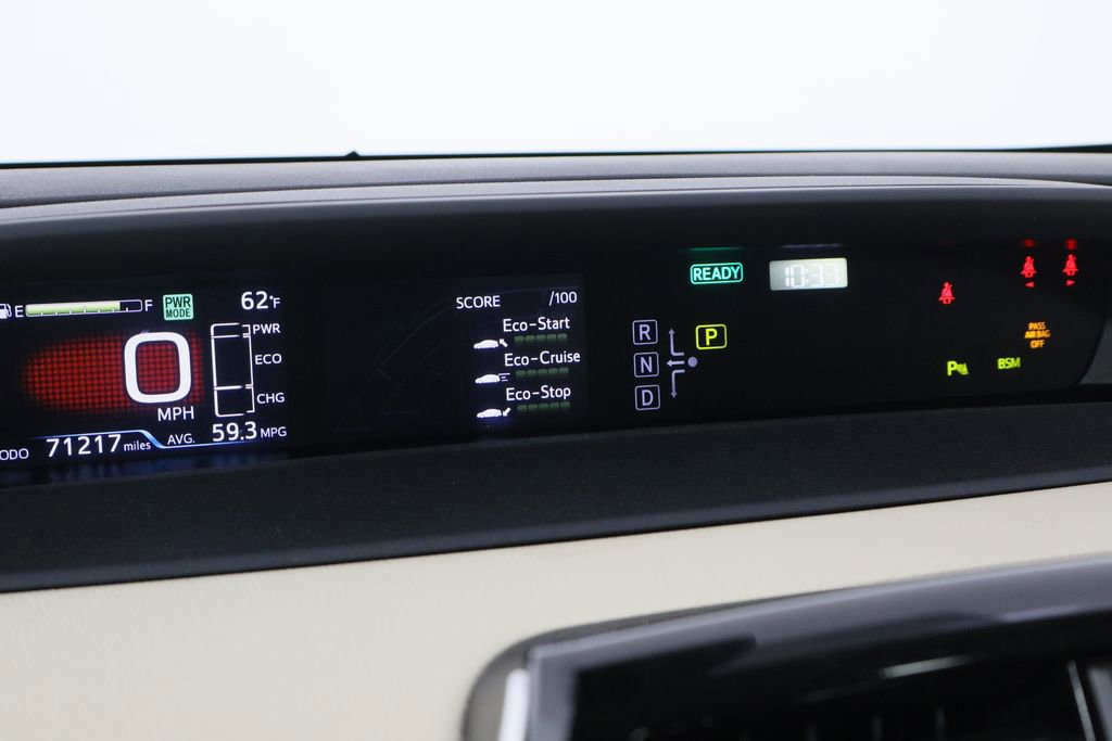 Used 2021 Toyota Prius LE image 11