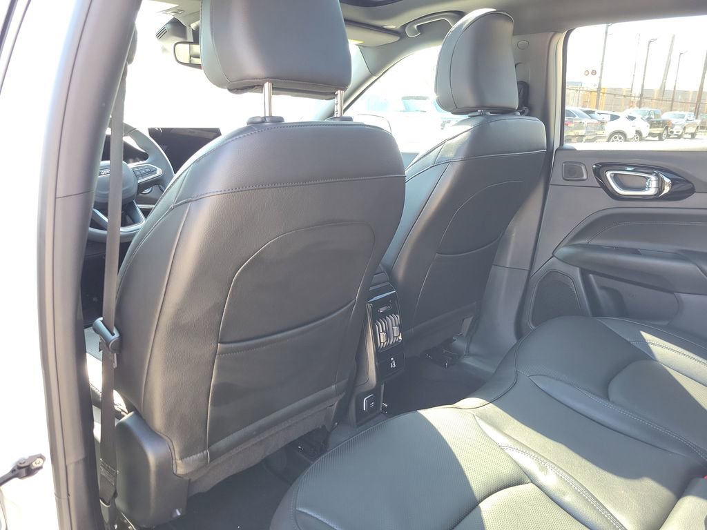 Used 2025 Jeep Compass Limited w/ High Altitude Package image 12