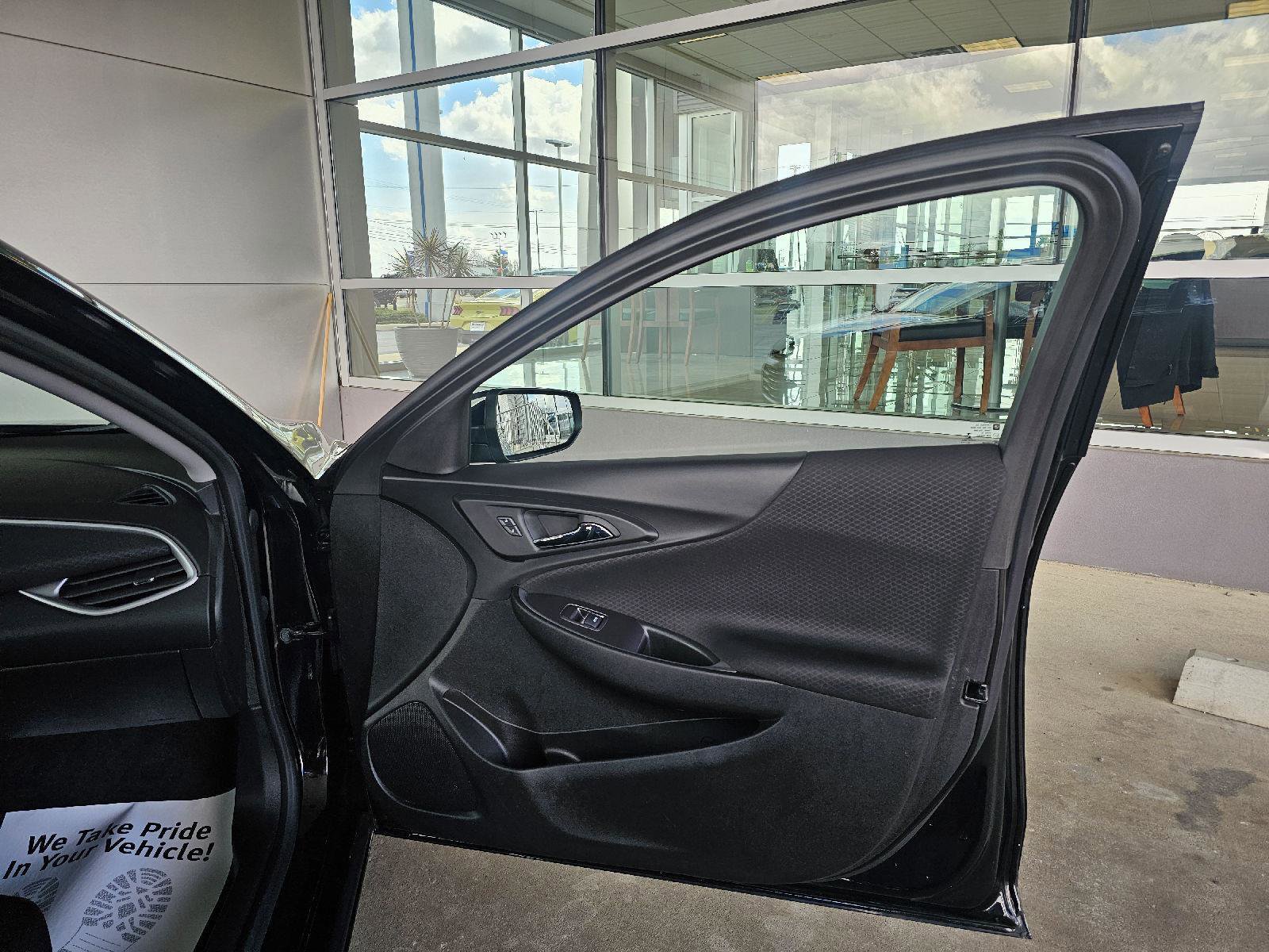 Used 2024 Chevrolet Malibu LT image 11