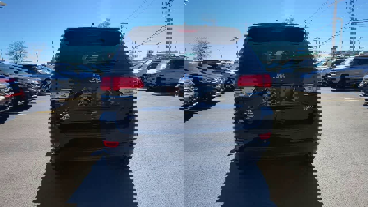 Used 2018 Jeep Grand Cherokee Laredo image 7