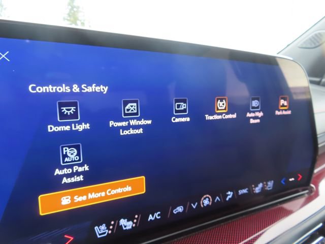 Used 2025 Chevrolet Traverse RS w/ LPO, Floor Liner Package AWD/4WD image 26
