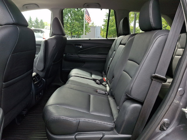 Used 2017 Honda Pilot Touring image 12