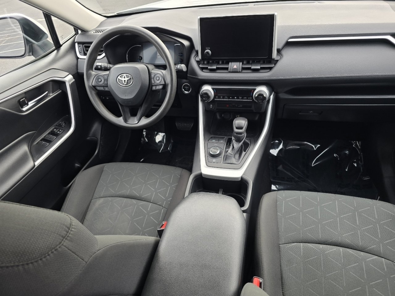 Used 2023 Toyota RAV4 AWD Hybrid image 22