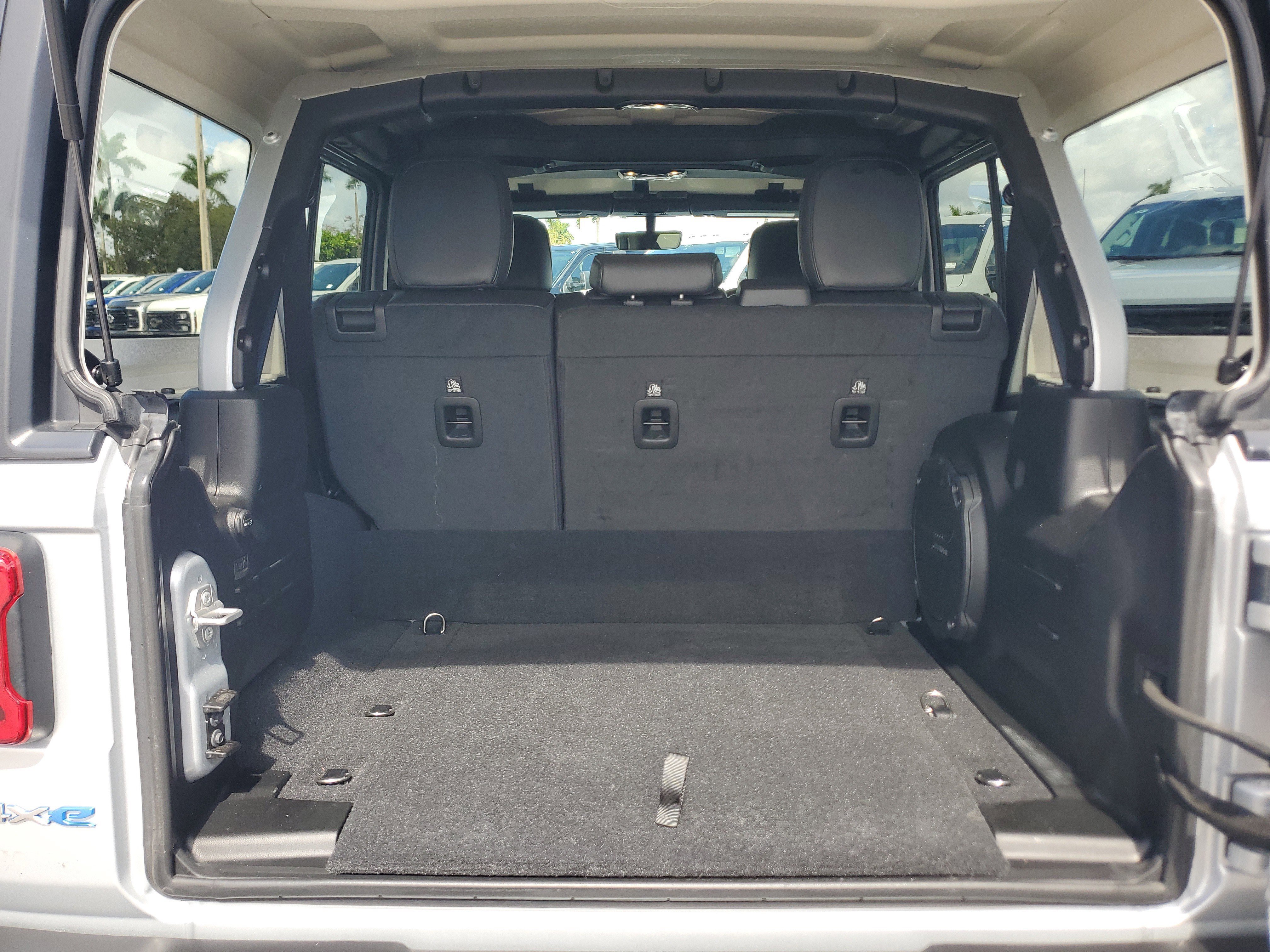 Used 2023 Jeep Wrangler Unlimited Sahara image 15