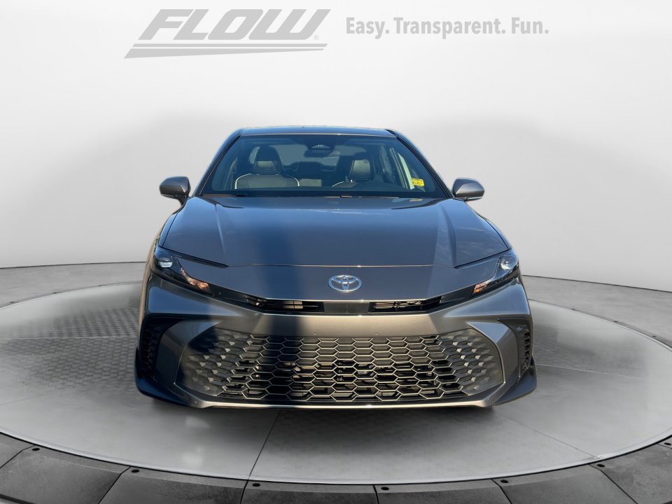 Used 2026 Toyota Camry SE FWD image 3