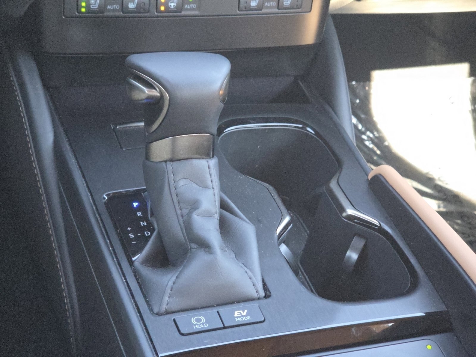 Used 2025 Lexus ES 300h w/ Premium Package FWD image 32