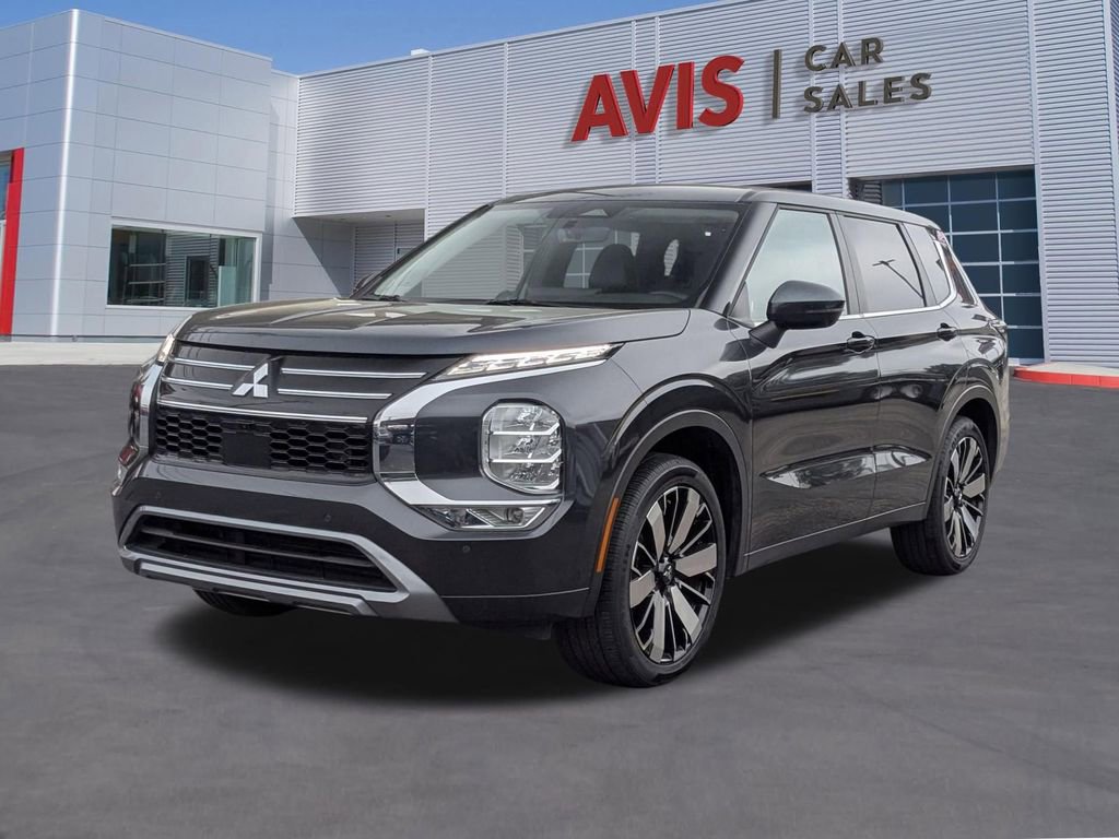 Used 2025 Mitsubishi Outlander SE FWD image 1