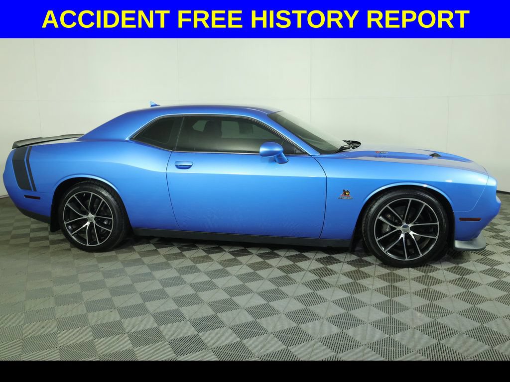 Used 2016 Dodge Challenger R/T Scat Pack w/ Leather Interior Group RWD image 2