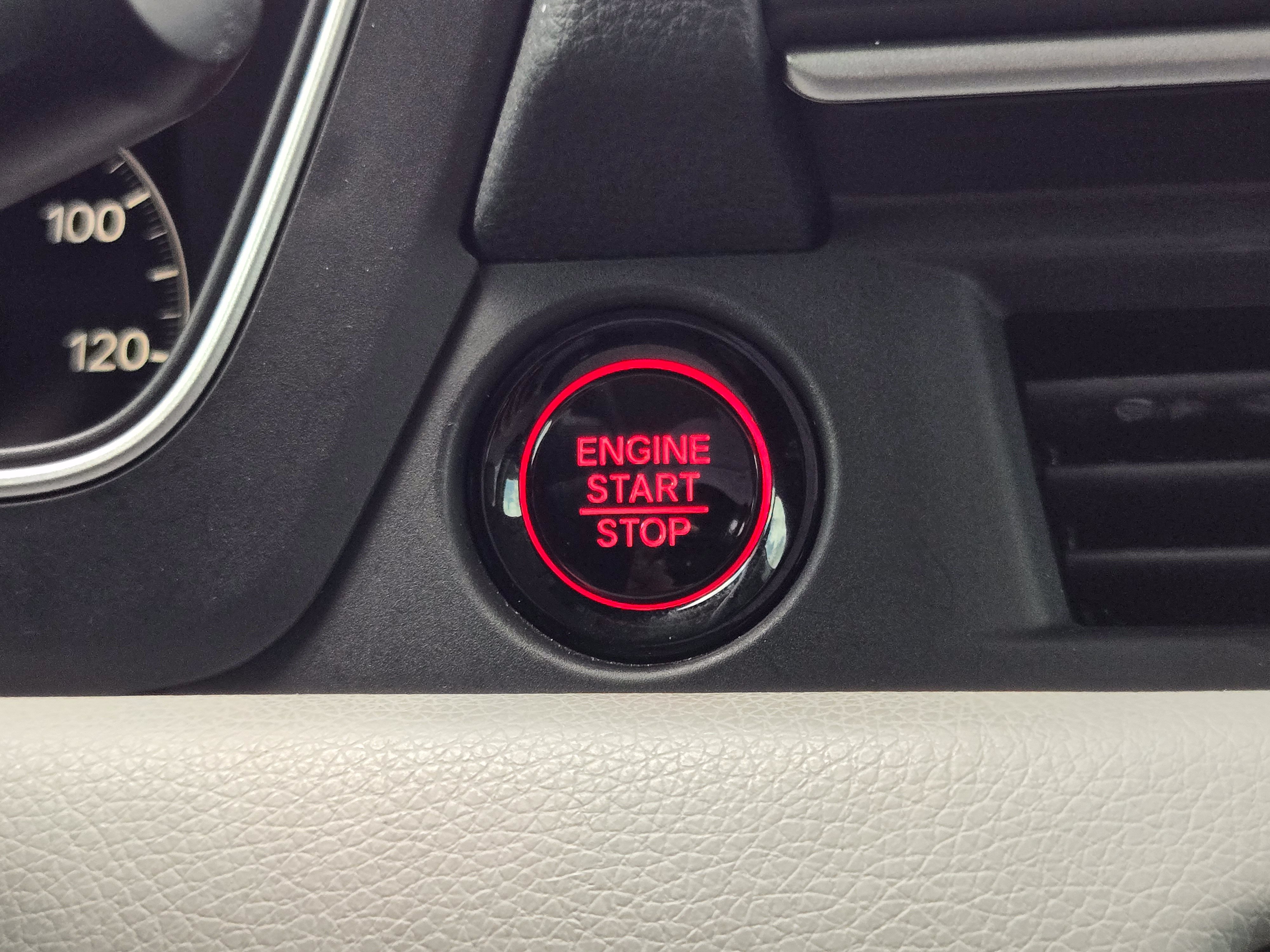 Certified 2025 Honda Pilot EX-L image 17